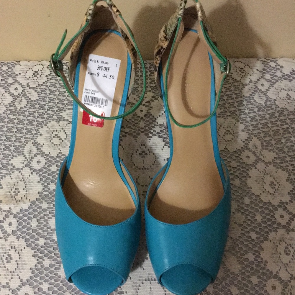 Nine West Pickmeup Color Turquoise Size 10M